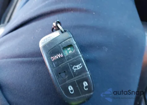 2013 Chrysler 300 Motown z USA, uszkodzony, nr VIN 2C3CCAAG2DH576197